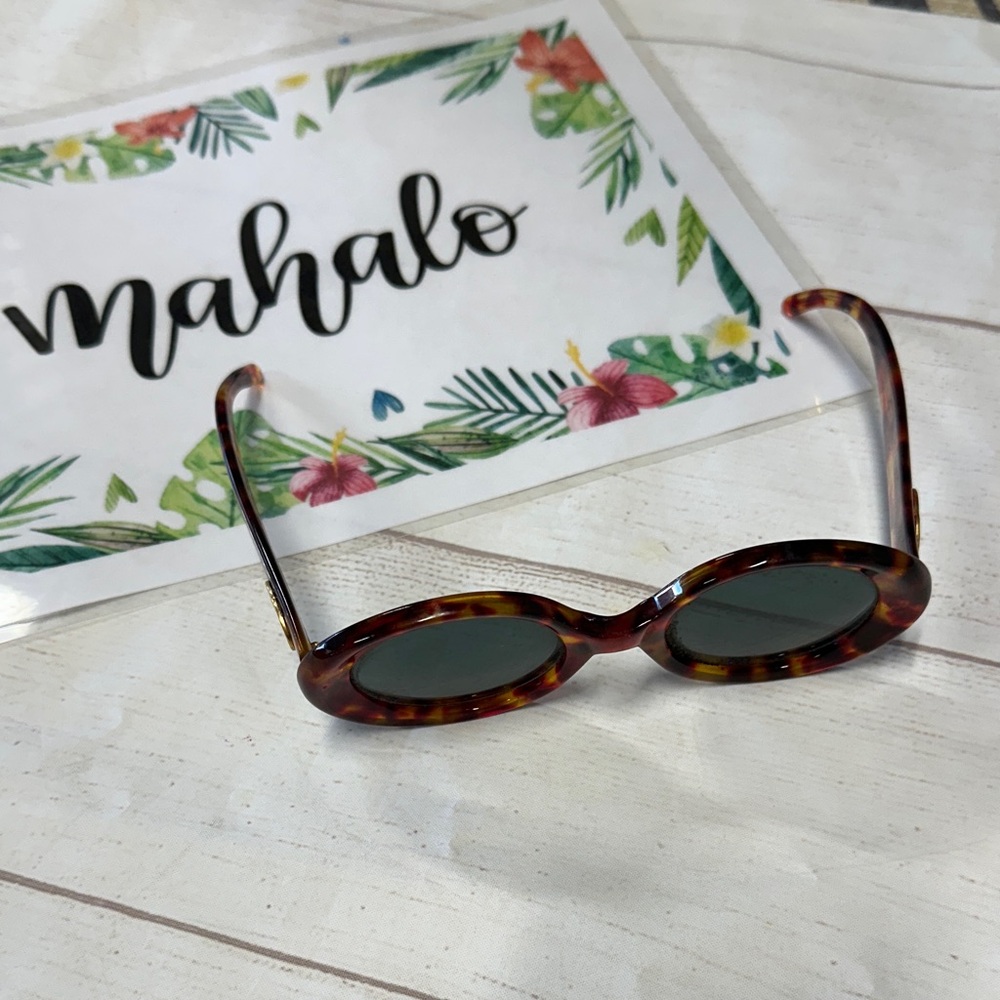 Retro Gucci Tortoiseshell Oval Sunglasses